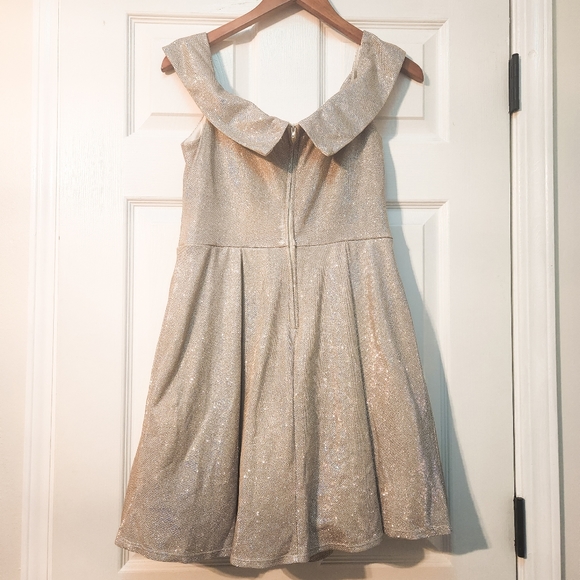 B. Smart Juniors Gold Party Dress, Size Large - Picture 2 of 7
